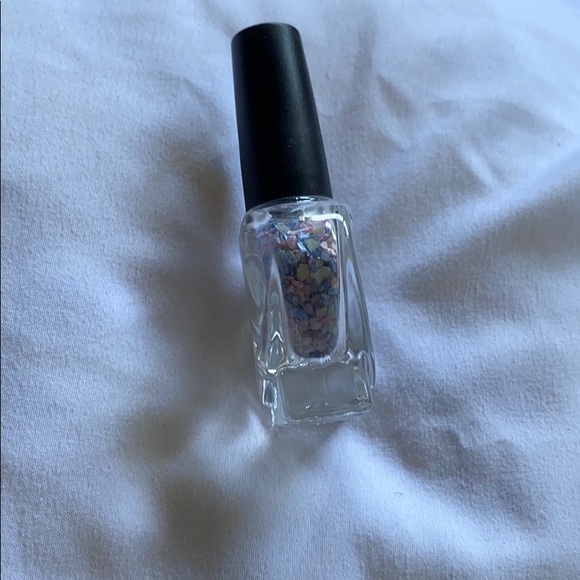 Claire’s Multi-Colored Decorative Nail Rhinestones - Picture 7 of 8